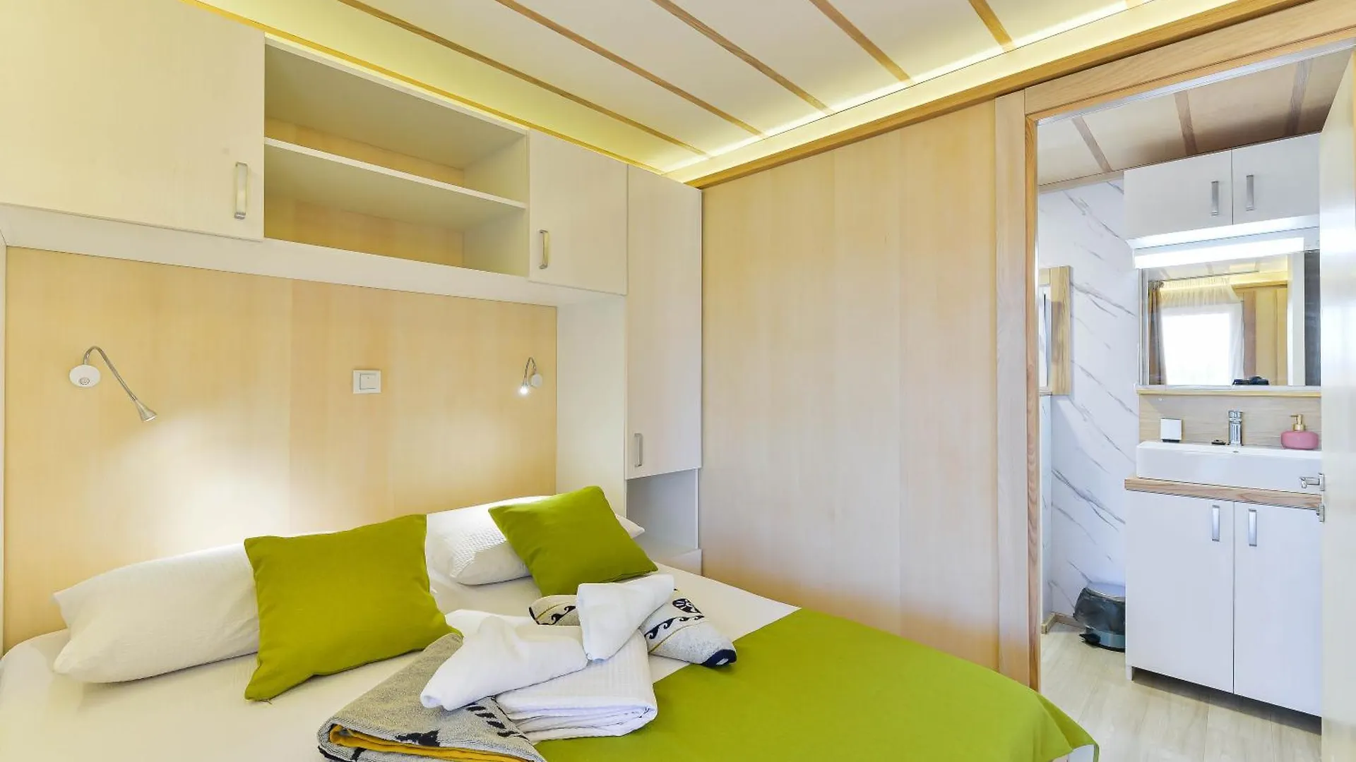 Mobil House Nevera 2 Banj Croatia
