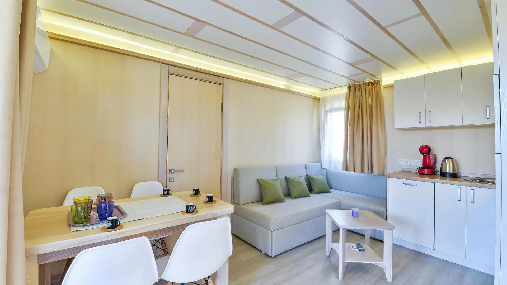 Mobil House Nevera 2 Banj